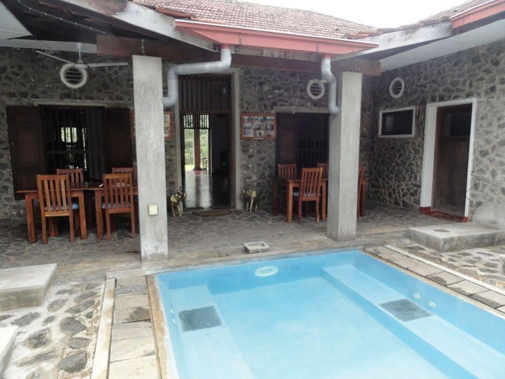 Serendip Stone Bungalow Kundasale Esterno foto