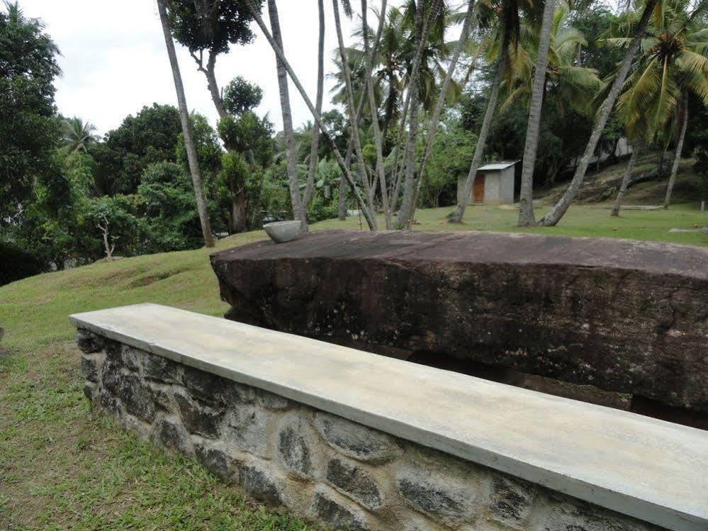 Serendip Stone Bungalow Kundasale Esterno foto
